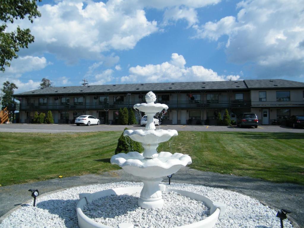 Campbellford River Inn Exterior photo